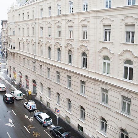 Christine-2 Bedrooms Apartment In The Downtown Будапеща Екстериор снимка